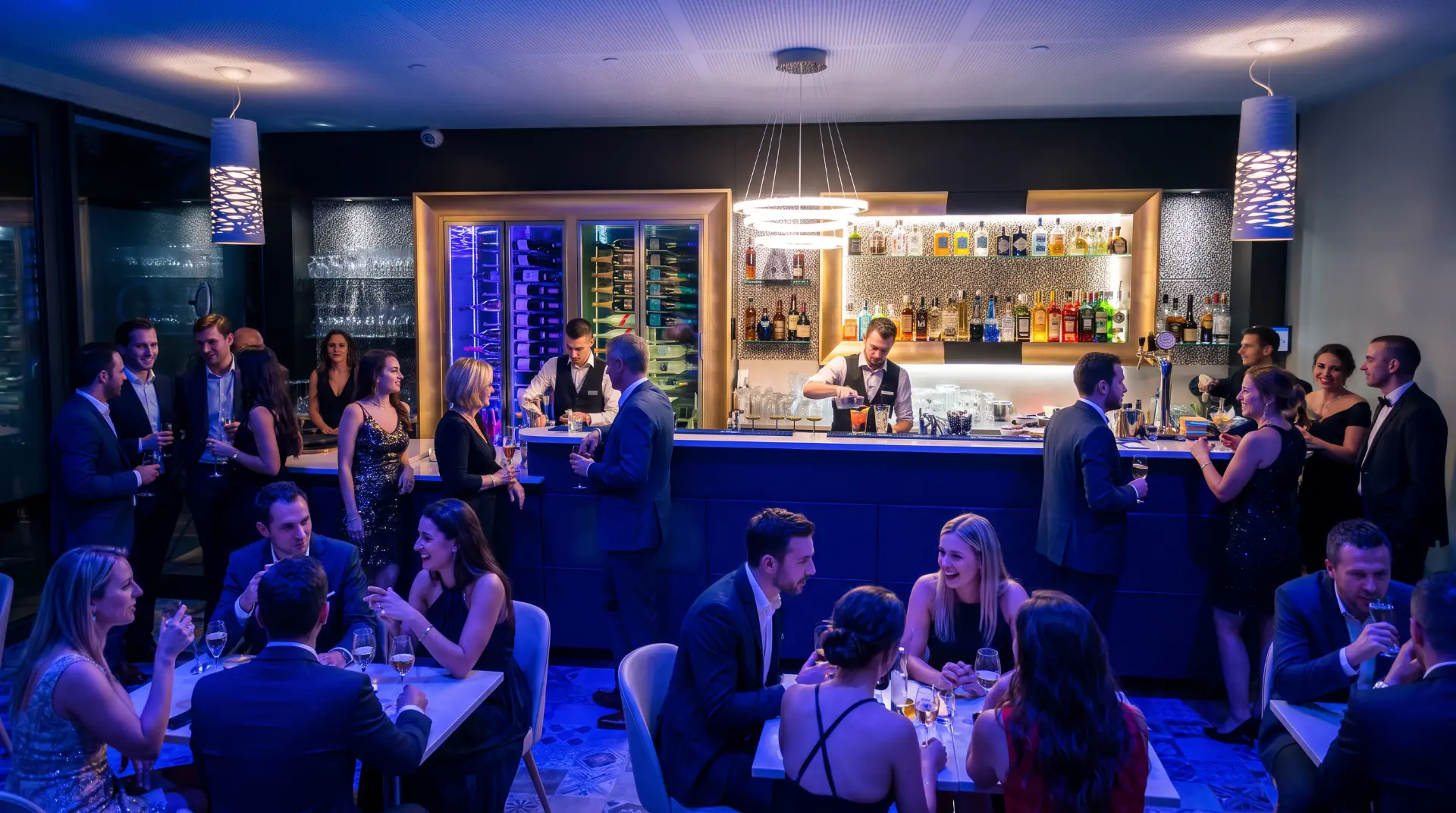 Lounge Da Vinci, ambiance bleu-violet